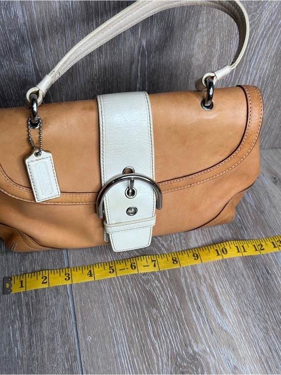 Vintage Coach Soho Vachetta Leather Top Handle Bag Classic Buckle Detail